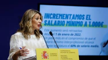 El Gobierno acuerda con los sindicatos subir el SMI 35 euros al mes, hasta los 1.000 euros