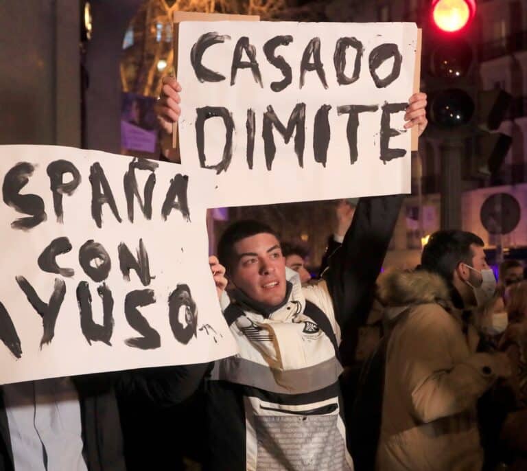 Casado convoca mañana al Comité de Dirección del PP tras las protestas de miles de simpatizantes a favor de Ayuso