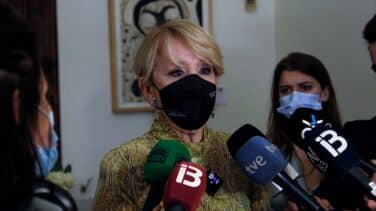 Esperanza Aguirre se está "pensando" pedir la dimisión de Casado tras exigir la de Egea