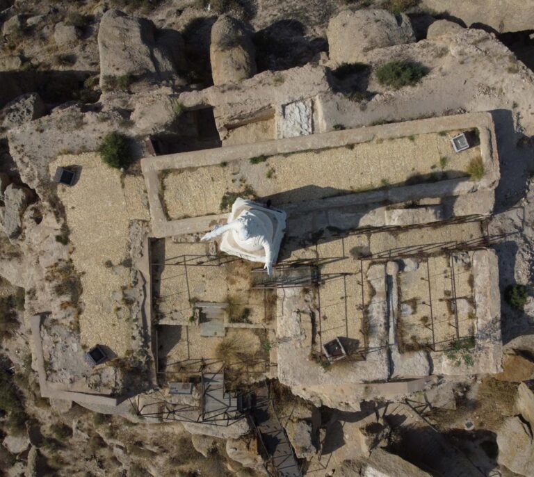 Desentierran parte de una urbe medieval en Almería sepultada en un terremoto