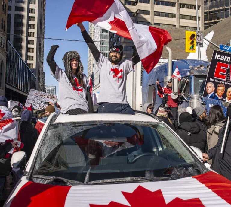 Estado de emergencia en la capital de Canadá por las protestas de camioneros antivacuna