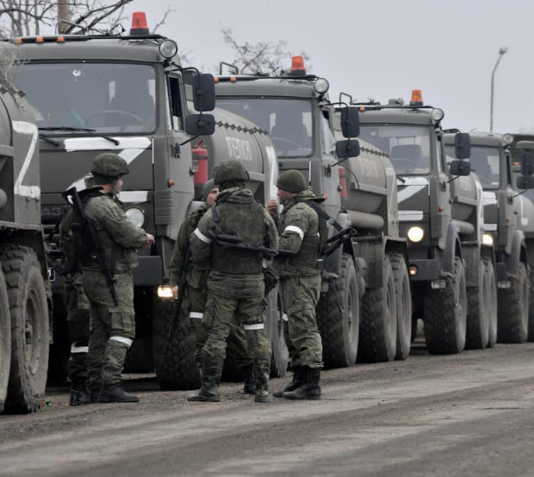 Podemos critica que la UE envíe armas para la defensa de Ucrania: "No se puede hacer la guerra en nombre de la paz"