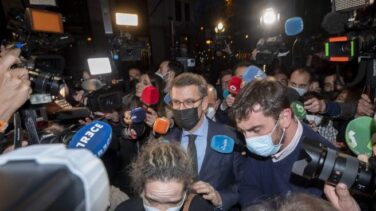 Génova ordenó "silenciar" los móviles de los barones del PP para evitar filtraciones