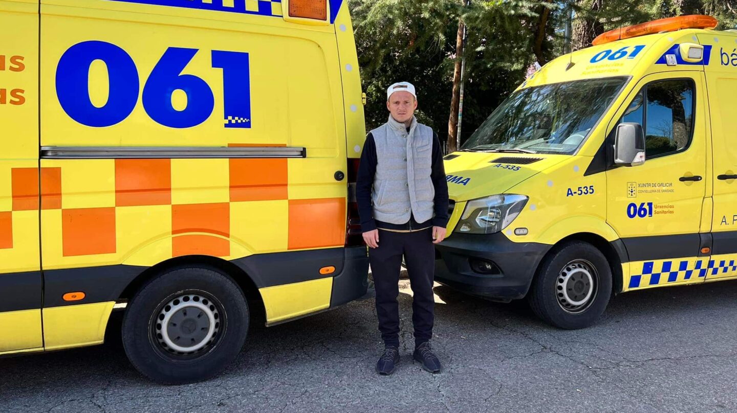 Las ambulancias gallegas que Roman Zozulya envió a Ucrania: "Putin es la reencarnación de Hitler"