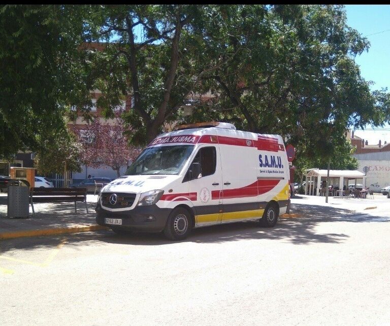 Fallece un hombre tras caerle encima un pino cuando podaba en una finca de Villena (Alicante)