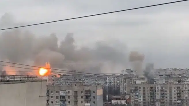 Rusia se ensaña con nuevos bombardeos sobre áreas residenciales de Mariupol