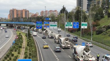 A claxonazos por la M-30: los transportistas siguen en lucha tras su reunión con el Gobierno