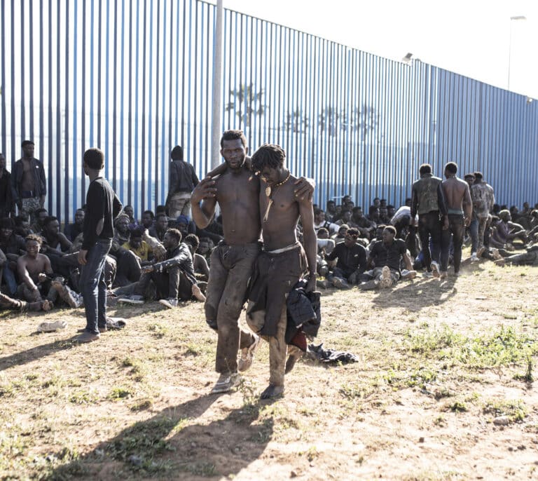 Más medios y refuerzo de personal: las demandas de los guardias civiles que protegen la valla de Melilla