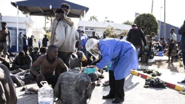 Unos 1.200 migrantes participan por segundo día en un salto de la valla de Melilla, de los que consiguen entrar 350