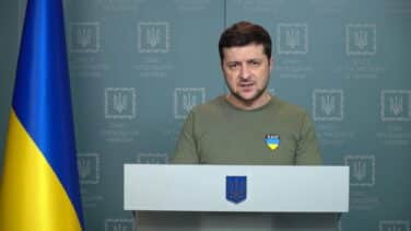 Zelensky mantiene su actividad mientras Rusia difunde que ha huido a Polonia: "El presidente está en Kiev"