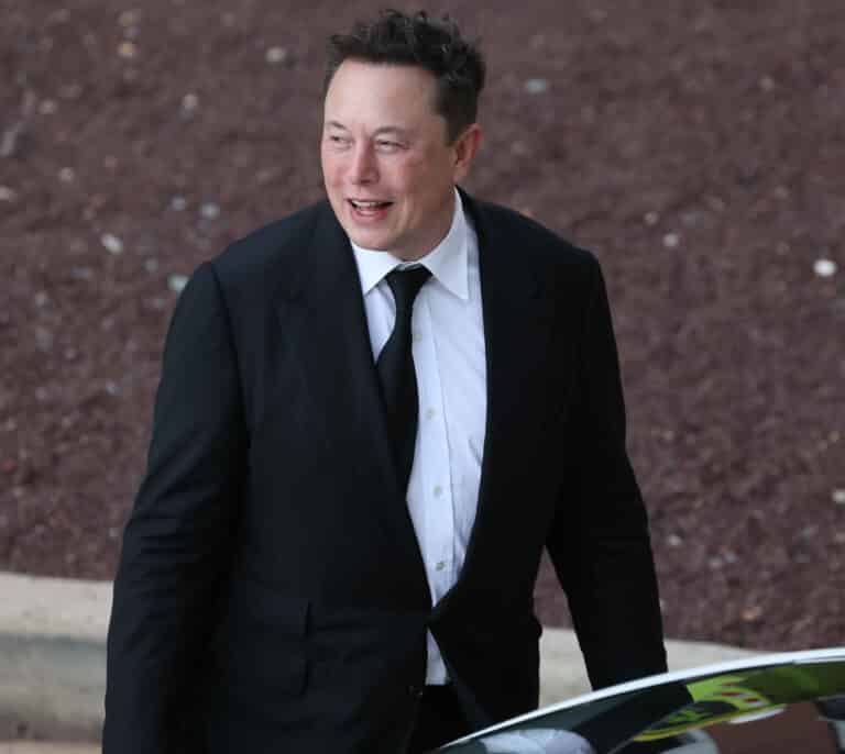 Elon Musk planea el despido inminente de 3.700 empleados, la mitad de la plantilla de Twitter