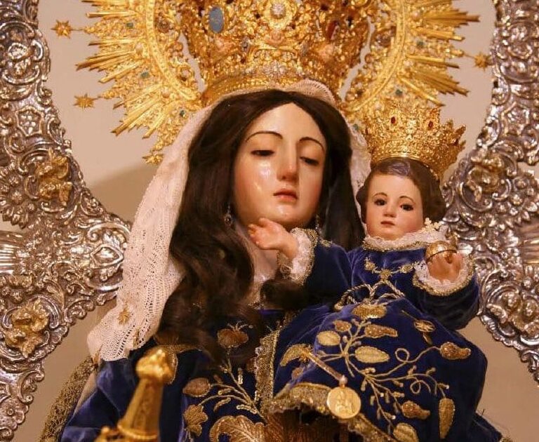 Cortan y roban la cabeza de una virgen con su corona en un pueblo de Badajoz