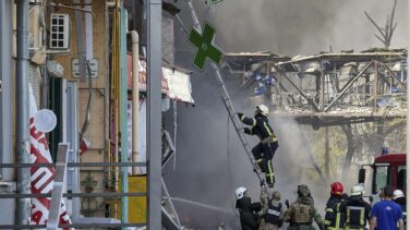 Cuatro trabajadores heridos tras el bombardeo que ha destruido la cocina del chef José Andrés en Járkov