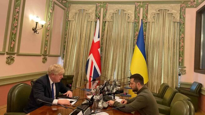 Boris Johnson viaja por sorpresa a Kiev para reunirse con Zelenski