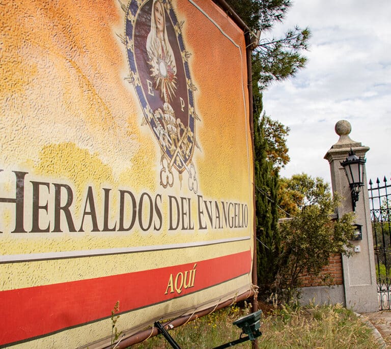 Los Heraldos del Evangelio, las sombras de una organización intervenida por el Vaticano