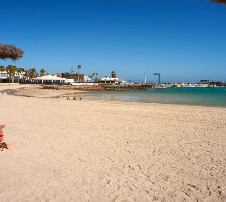 Estas son las 18 playas de España que inauguran su bandera azul