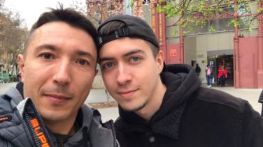Anton y Andrey, la historia de amor gay que desafía desde Barcelona las trincheras de la guerra en Ucrania