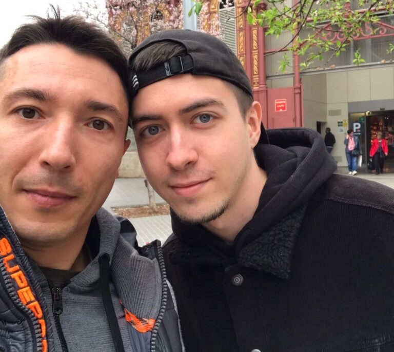 Anton y Andrey, la historia de amor gay que desafía desde Barcelona las trincheras de la guerra en Ucrania