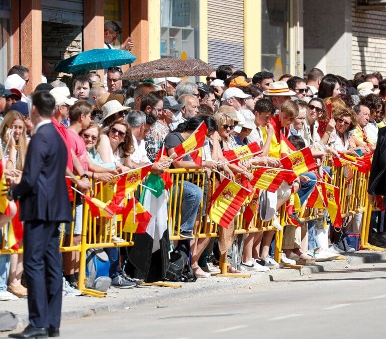 Los reyes Felipe y Letizia presiden el desfile de vuelta a la normalidad en el Día de las Fuerzas Armadas