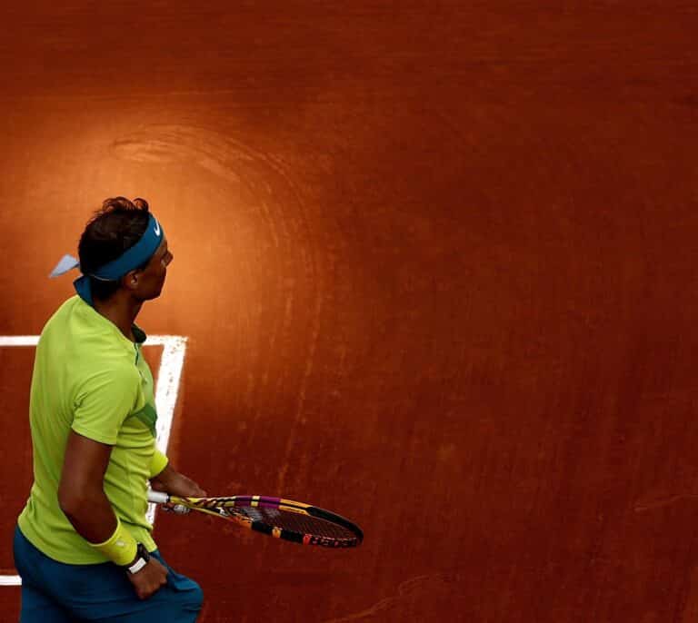 Nadal gana a lo grande y se cita con Djokovic en los cuartos de final de Roland Garros