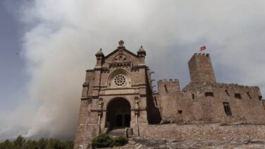 Los 22 monjes de Leyre abandonan el monasterio por el humo del incendio