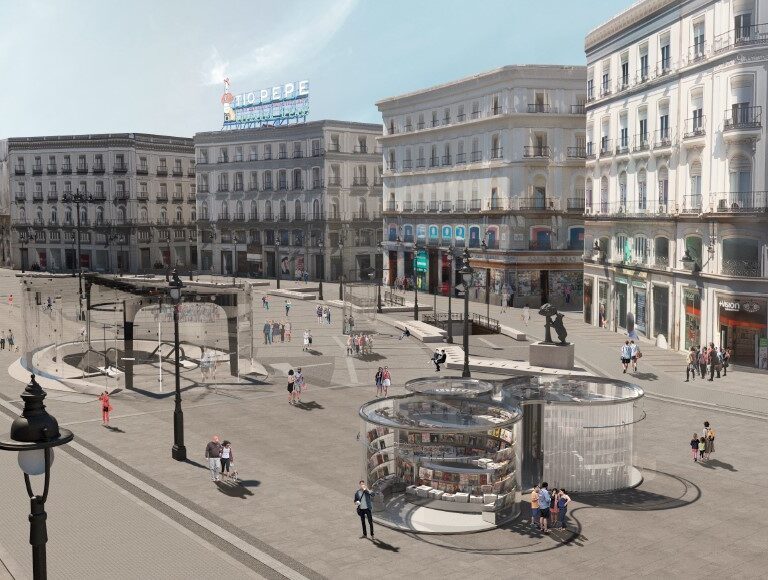 De muralla a epicentro de protestas: así ha cambiado la Puerta del Sol