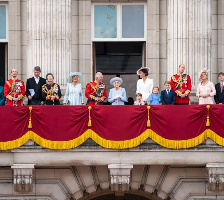La esperada reaparición de Isabel II para celebrar sus 70 años en el trono