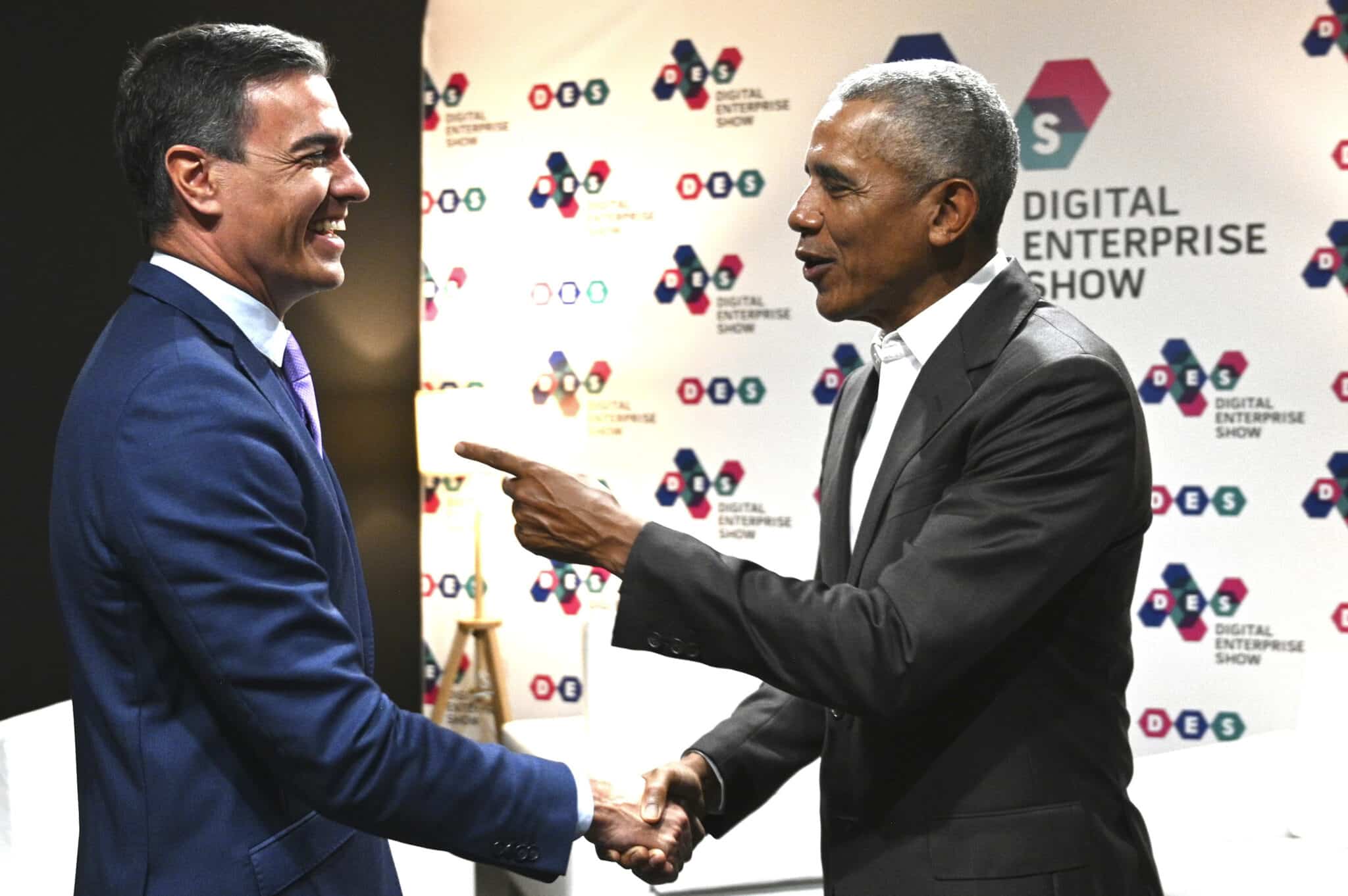 El expresidente de Estados Unidos Barack Obama, y el presidente del gobierno de España Pedro Sánchez, han mantenido un breve encuentro durante la sexta edición del foro de innovación y transformación digital Digital Enterprise (DES Show)