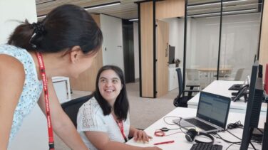 Gallo y Aura Fundació firman un acuerdo para la inclusión de personas con discapacidad intelectual