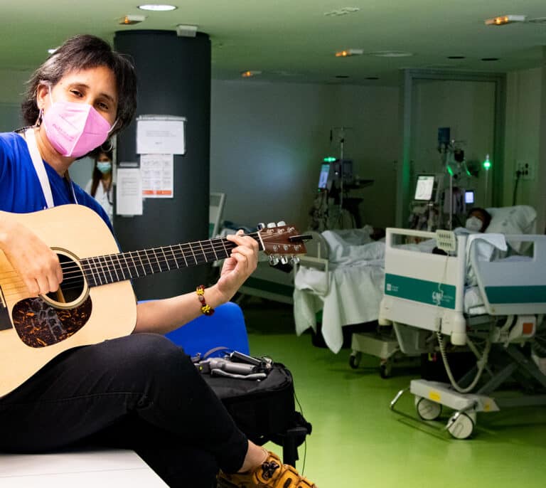 'Mediterráneo' para Maribel, musicoterapia para aliviar el alma