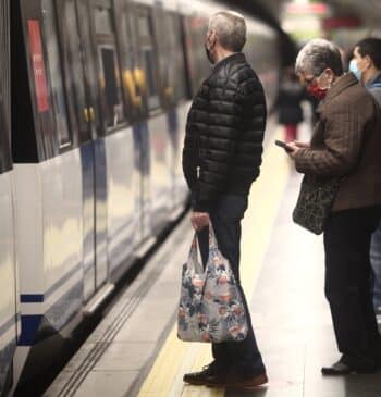 Los descuentos al transporte público seguirán vigentes