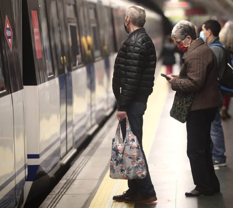 Los pensionistas afectados por embargos apelan a la Defensora del Pueblo Europeo