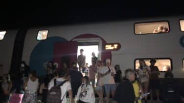 Una avería deja tirados tres horas  a 960 pasajeros en un tren de Ouigo entre Barcelona y Madrid