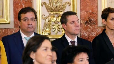 La polémica de los barones Vara y Page por quién es "monaguillo" de Sánchez