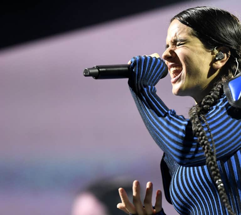 Rosalía arrasa con una fiesta de 12.000 personas en el estreno de Motomami Tour en Almería