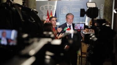 Enrique López acusa de "ignominia" la Mesa de Diálogo y a Sánchez de "trocear España"