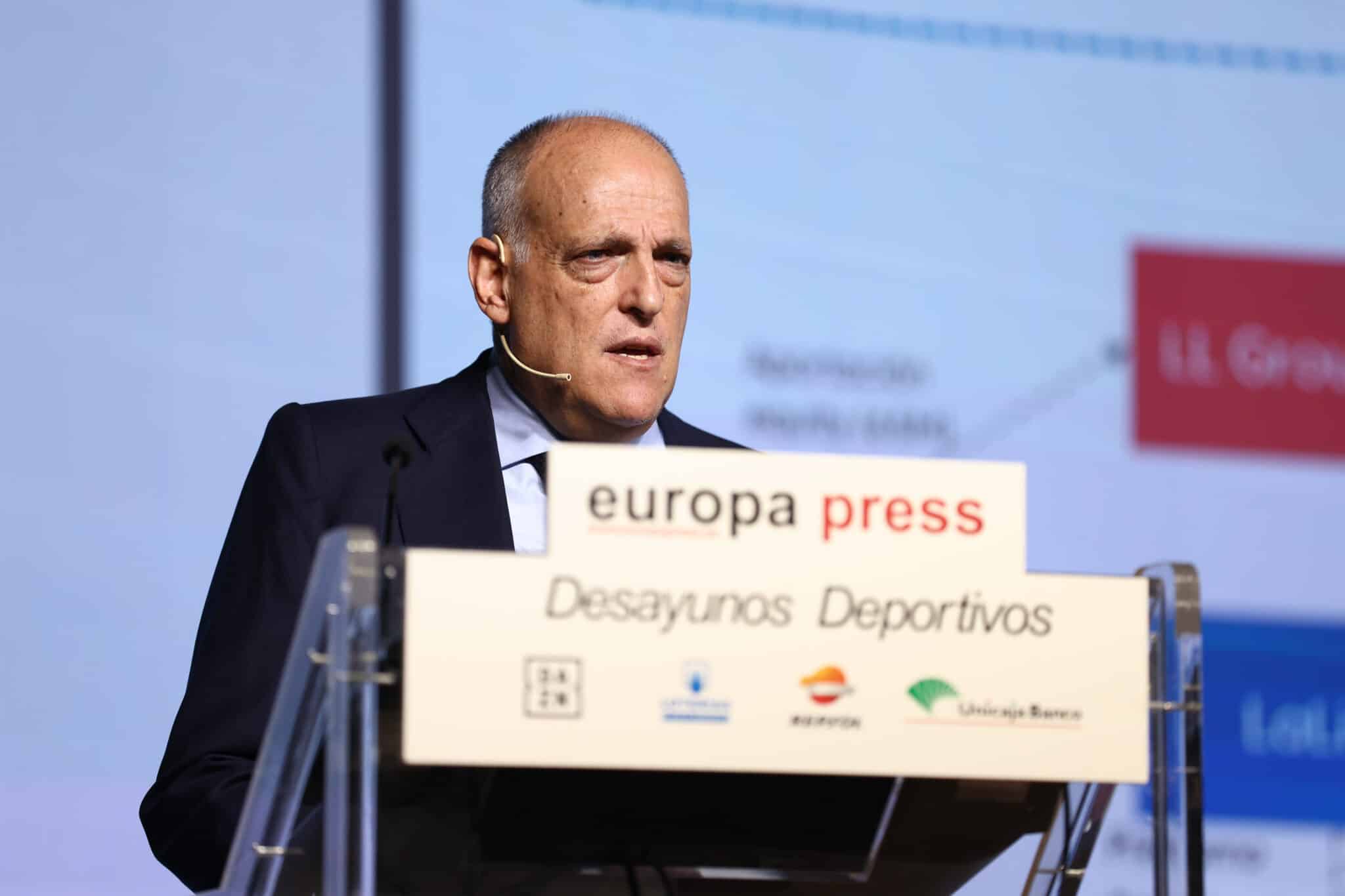 Javier Tebas, presidente de LaLiga, asiste durante la entrevista “Desayunos Europa Press” en el Auditorio El Beatriz el 31 de mayo de 2022 en Madrid España.