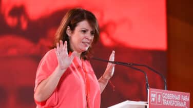 Adriana Lastra defiende las "verdades" del PSOE para combatir la pandemia y la subida de la luz y la gasolina