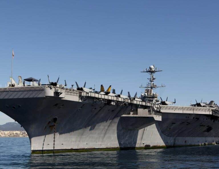 El portaviones nuclear Harry S.Truman desembarca a 6.000 militares en Palma