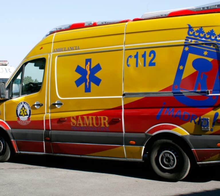 Muere un motorista de 33 años tras un accidente con autobuses en la Castellana de Madrid