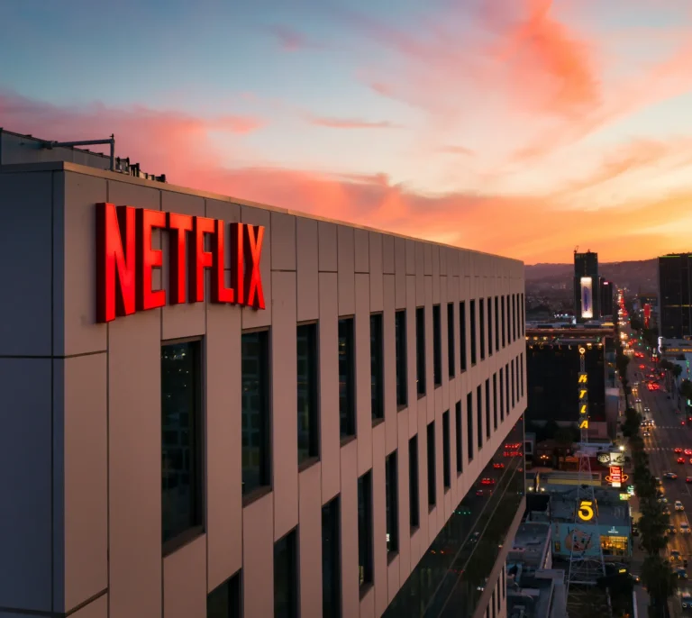 Netflix sube en bolsa a pesar de perder un millón de suscriptores