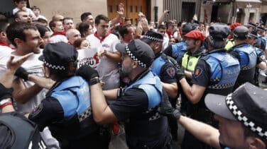 Prisión provisional para el acusado de propinar un puñetazo a un policía en la procesión de San Fermín