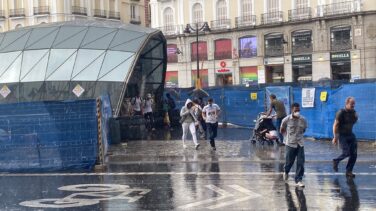 Tormentón de verano en Madrid: granizada repentina y a refugio en el Metro