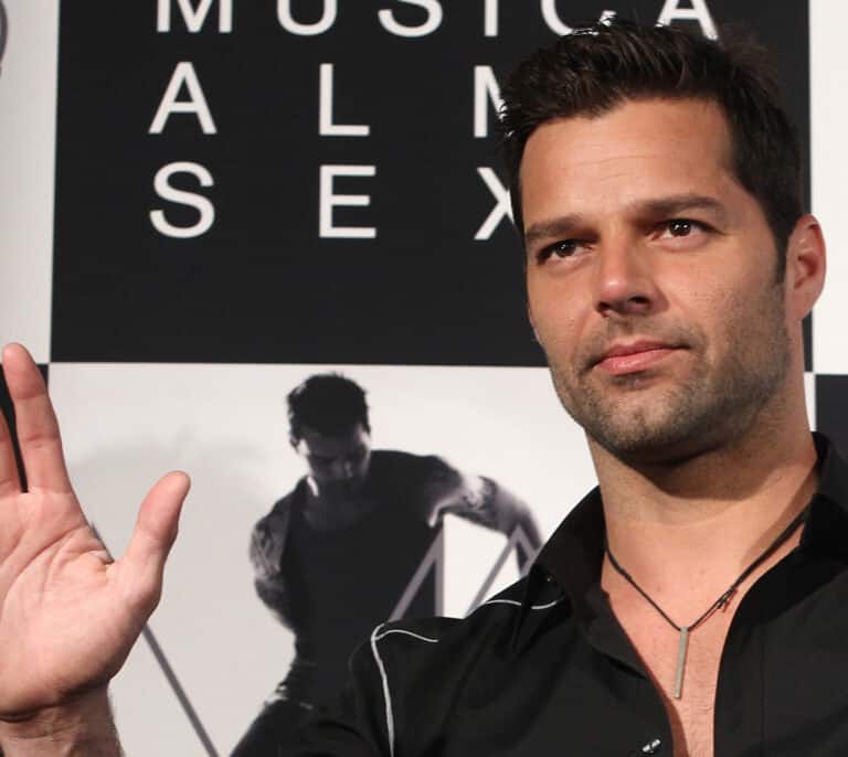 Ricky Martin es denunciado por violencia doméstica y se dicta una orden de alejamiento contra él