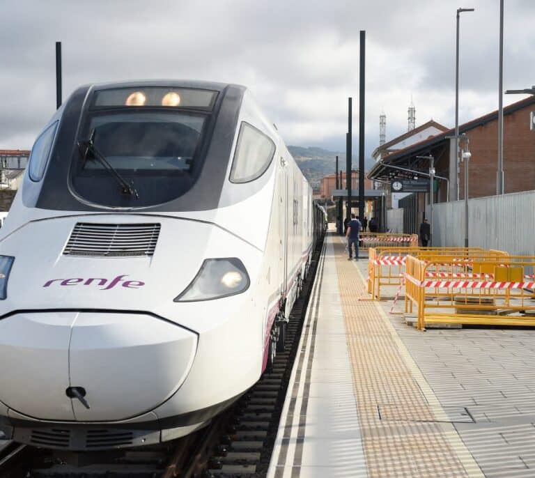 Renfe cesa al gerente de la nueva línea de Extremadura tras los reiterados retrasos