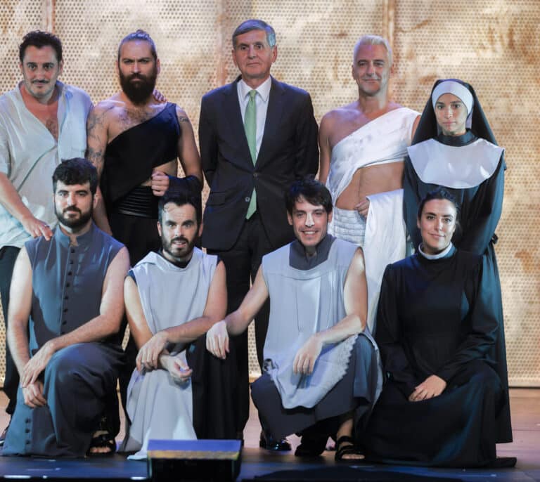 El debut teatral del presidente del TC en el Fígaro