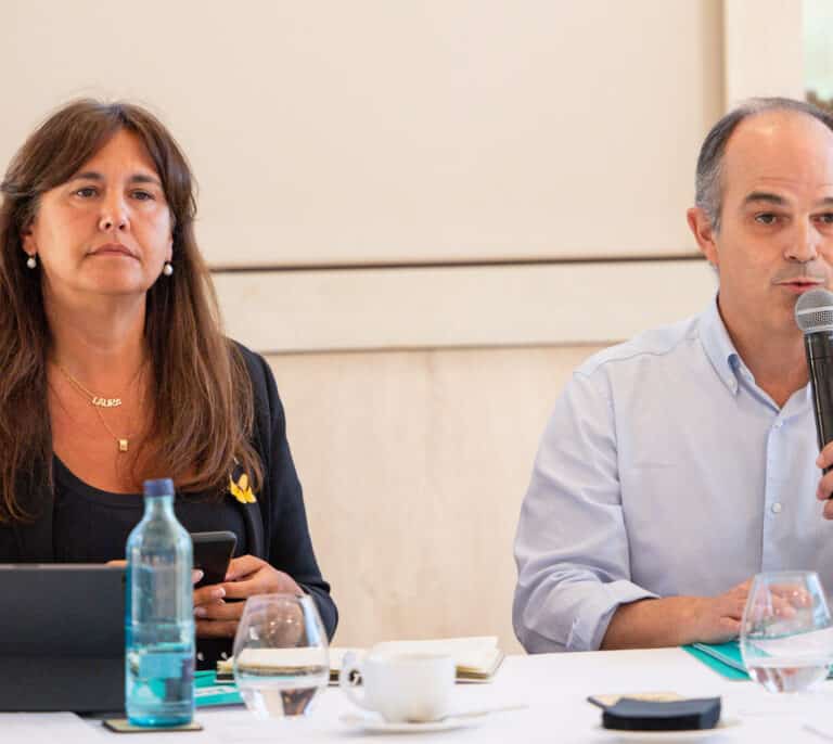 Junts saca pecho ante el PSOE: "Decidiremos sobre los flujos de inmigrantes"