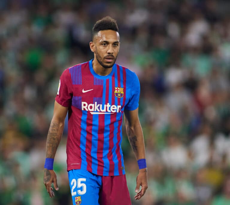 Roban con armas y golpean al jugador del Barça Aubameyang en su casa