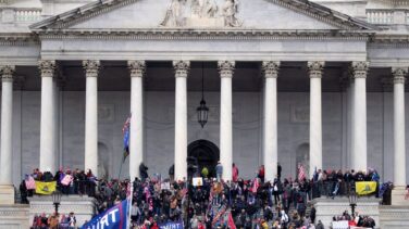 Siete años de cárcel para el primer condenado en el juicio por el asalto al Capitolio de Estados Unidos