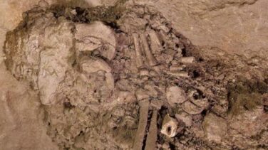 Encuentran restos humanos de una tumba de hace 10.000 años en Azerbaiyán